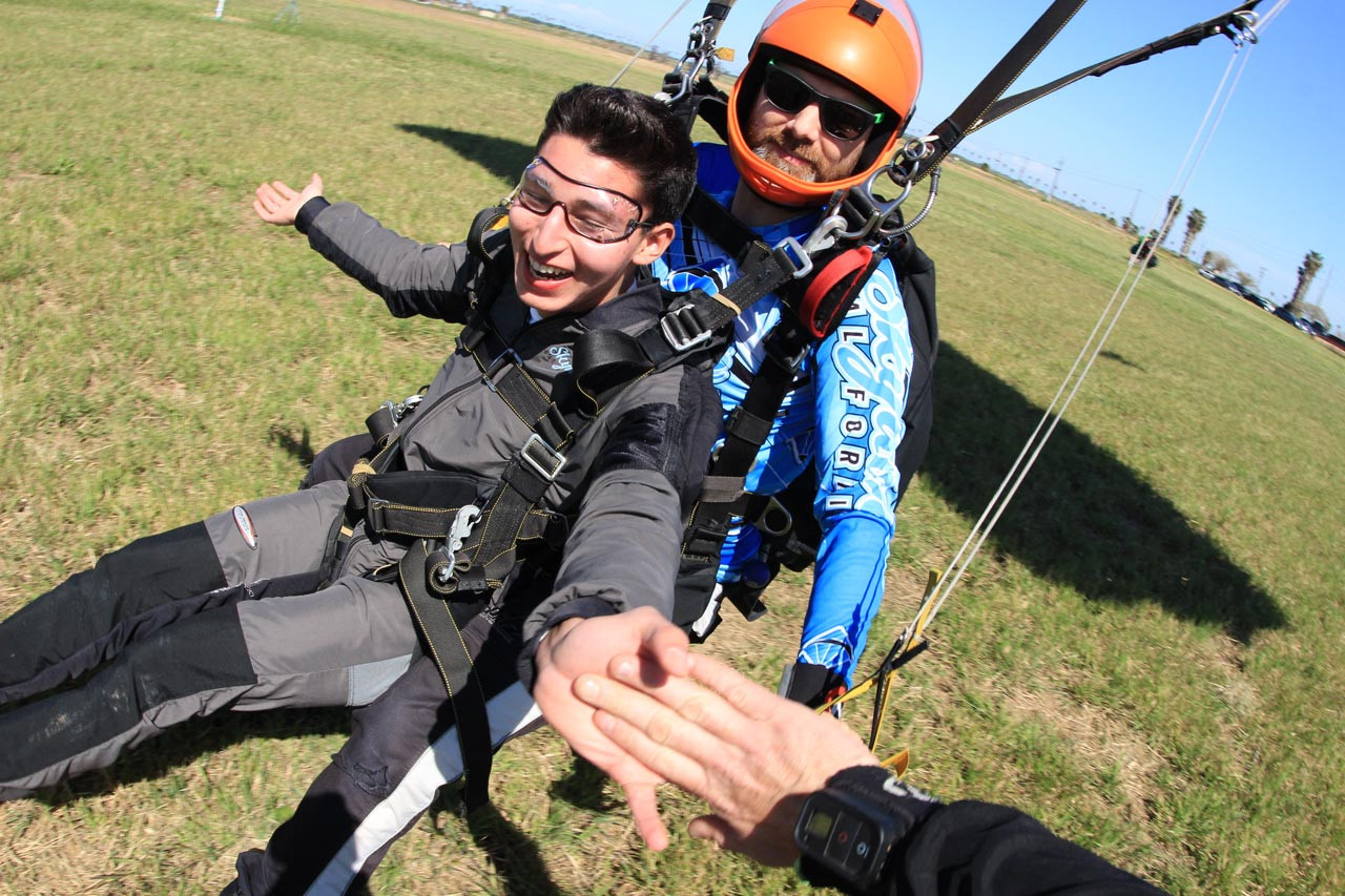 Can You Wear Glasses or Contacts Skydiving?