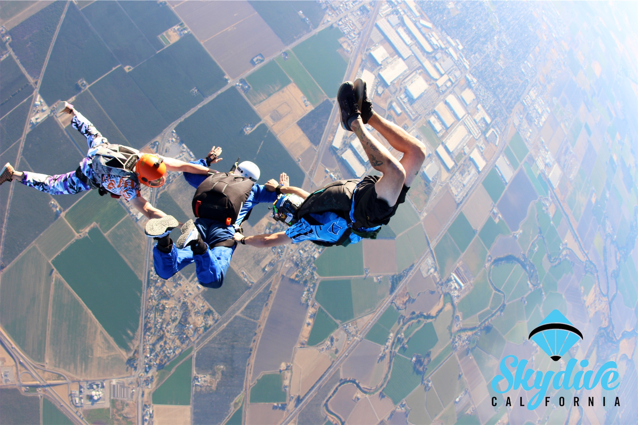 Learn skydiving from 13,000 feet with Skydive California’s AFF training