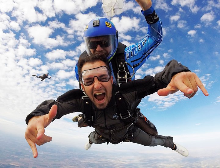 Can You Breathe while Skydiving? Skydive California