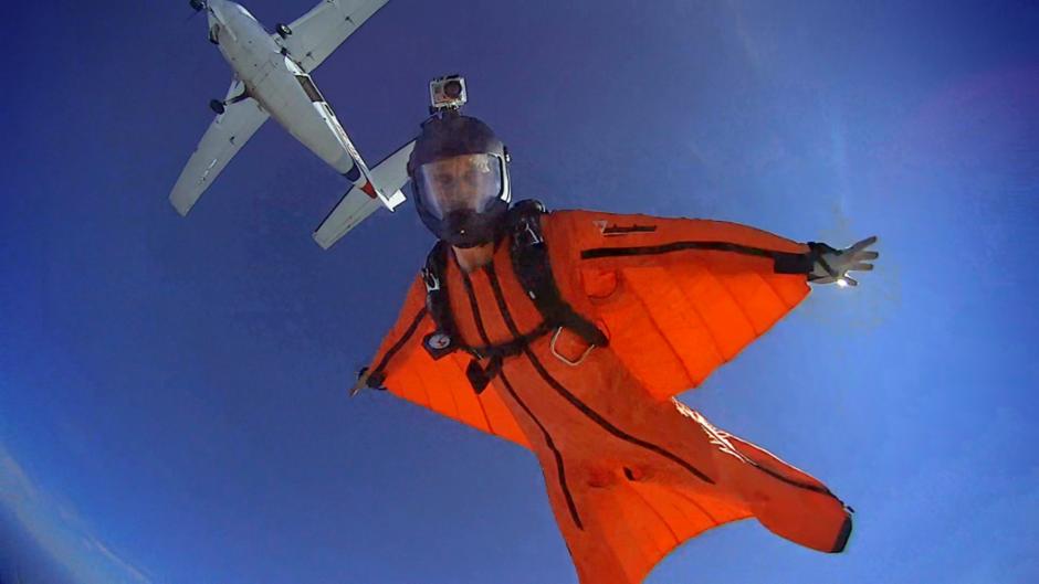 what is wingsuit skydiving